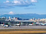 Haneda Airport : A good access to the Tokyo metropolitan area and 10 min away from Kamata, the downtown of Ota on train.