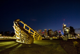奥利维耶-格罗塞梯特创造的“The Ephemeral City”的图片（Jamie Williams摄）：各个年龄段的人们受邀开始在新的悉尼创意广场修建一座“临时城市”。法国艺术家奥利维耶-格罗塞梯特利用悉尼歌剧院“船帆”造型的大型硬纸板复制品，为悉尼的天际线创造了一道新风景。具有梦幻史诗气质的“Ephemeral City”将成为悉尼艺术节40年历史中最大的一个群体参与活动。活动时间：1月8日至26日，活动地点：巴兰加鲁保护区内的Cutaway